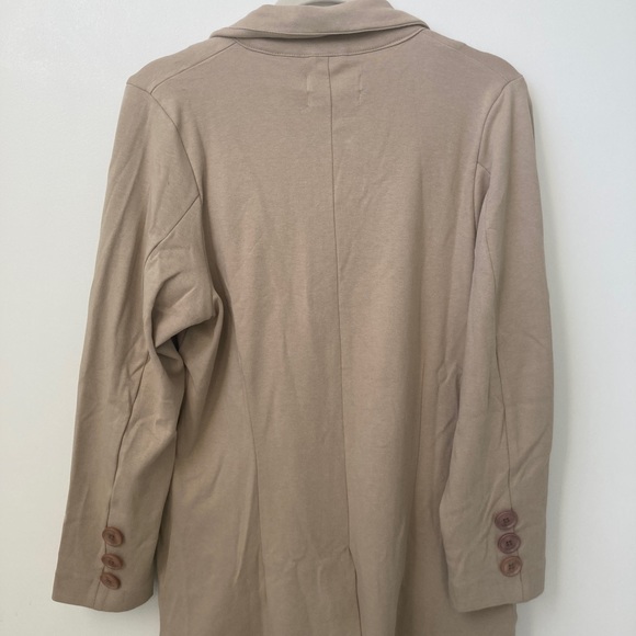 Adore Me Oversized Blazer Beige Color Size Medium Brand New. - Picture 4 of 7